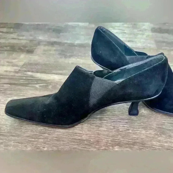 Stuart Weitzman 6.5 Vintage 90s Suede Leather Booties Kitten Heel Slip On Black - Picture 9 of 9